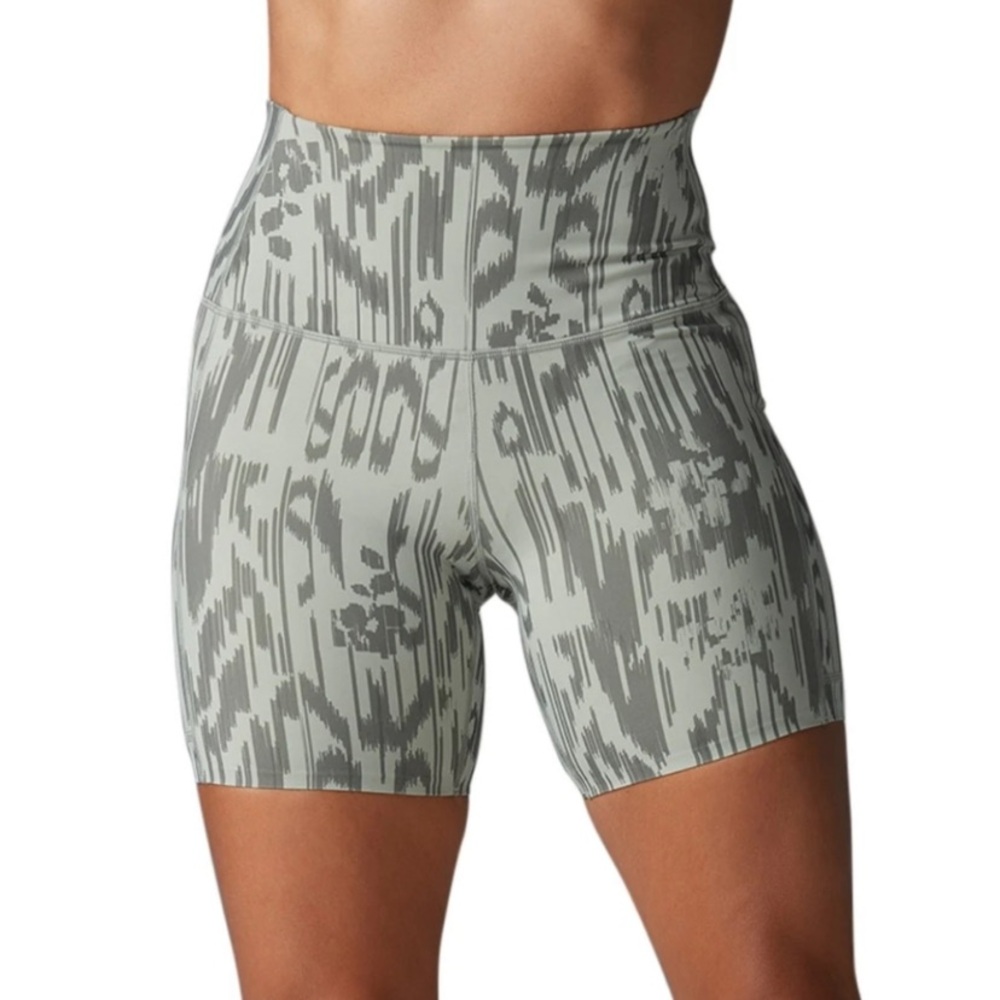 $82 Tavi Stash & Dash Biker Shorts 6" Inseam in cactus ikat